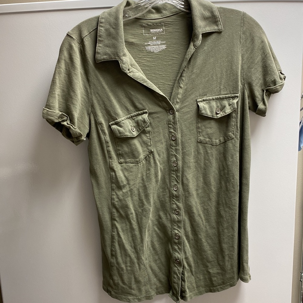 Button down top - Picture 6 of 10